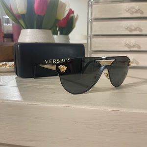 Lentes de sol Versace originales nuevos.